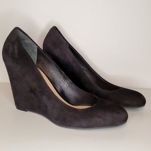 Via Spiga suede wedge pumps